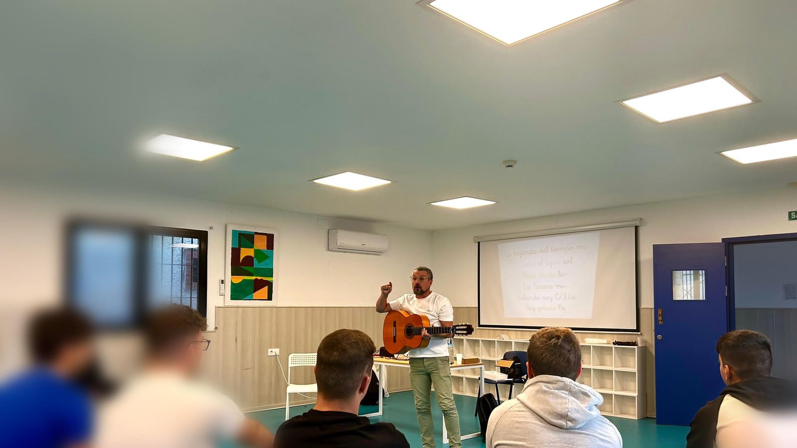 Juan durante el taller impartido recientemente en el centro de menores de Huelva.