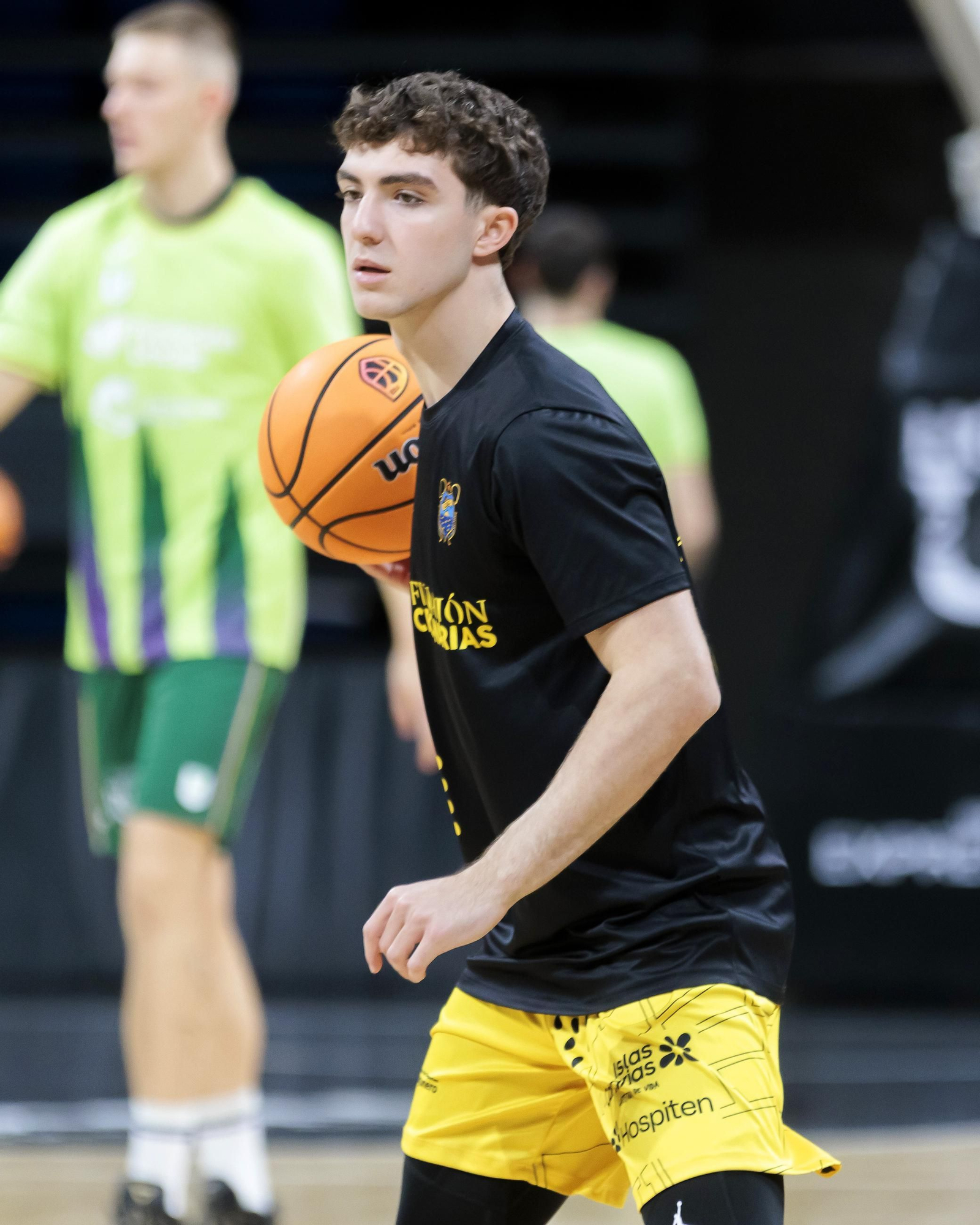 El Unicaja Alhaurín de la Torre conquista La Laguna (66-69)