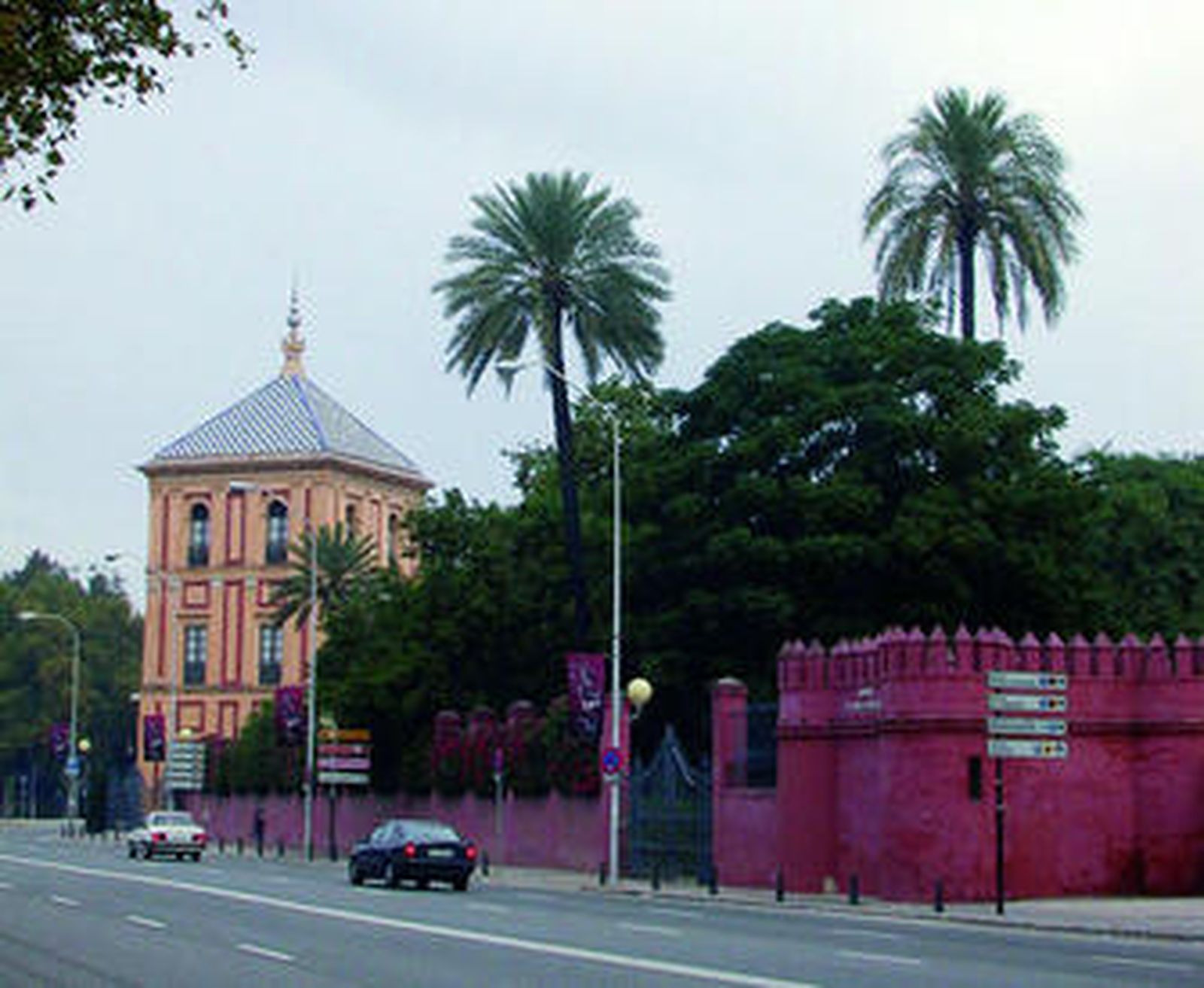 Fachada del Palacio de San Telmo, actualmente en rehabilitación.