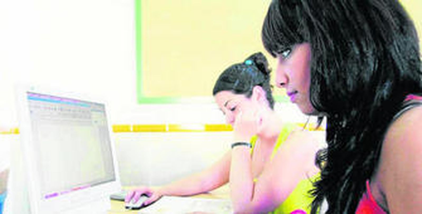 La Hispalense ofrece la posibilidad de aprender inglés a través de la web.