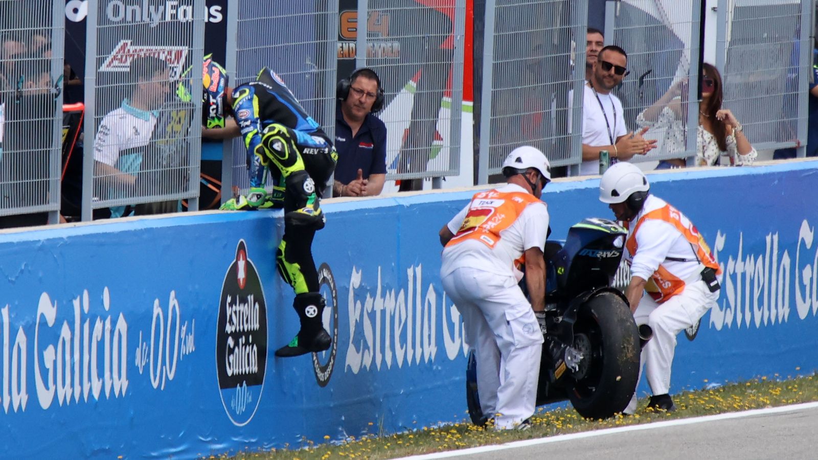 Imágenes de las caídas en las carreras del GP España en Jerez