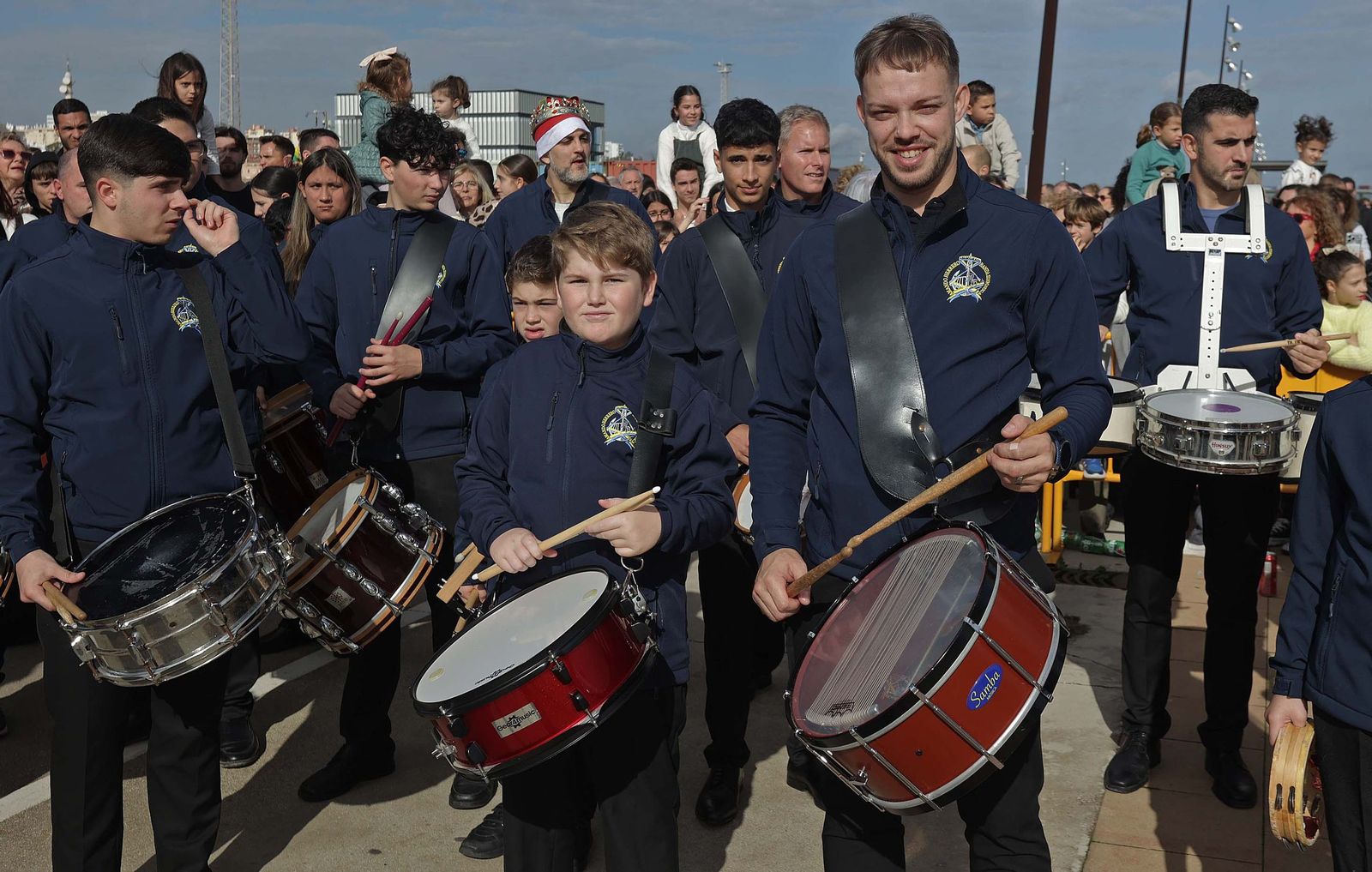 Búscate en el multitudinario arrastre de latas 2026 en Algeciras