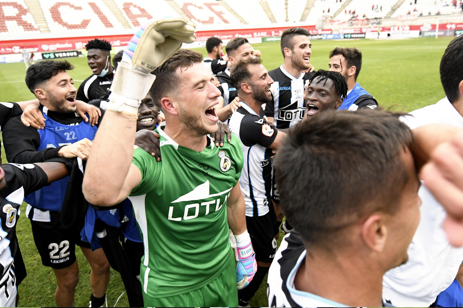 Fotos de la celebración del ascenso de la Balona a Primera RFEF