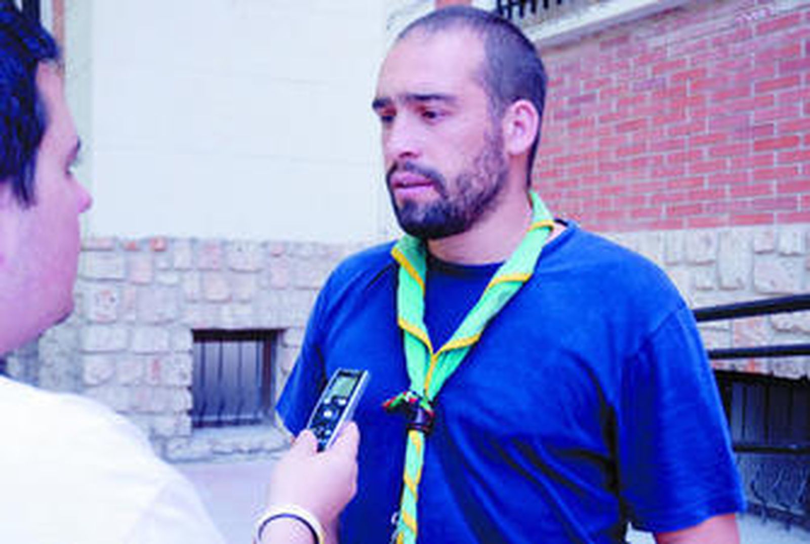 Pablo Gelo, un monitor de los scouts sevillanos, narra a un periodista lo ocurrido.