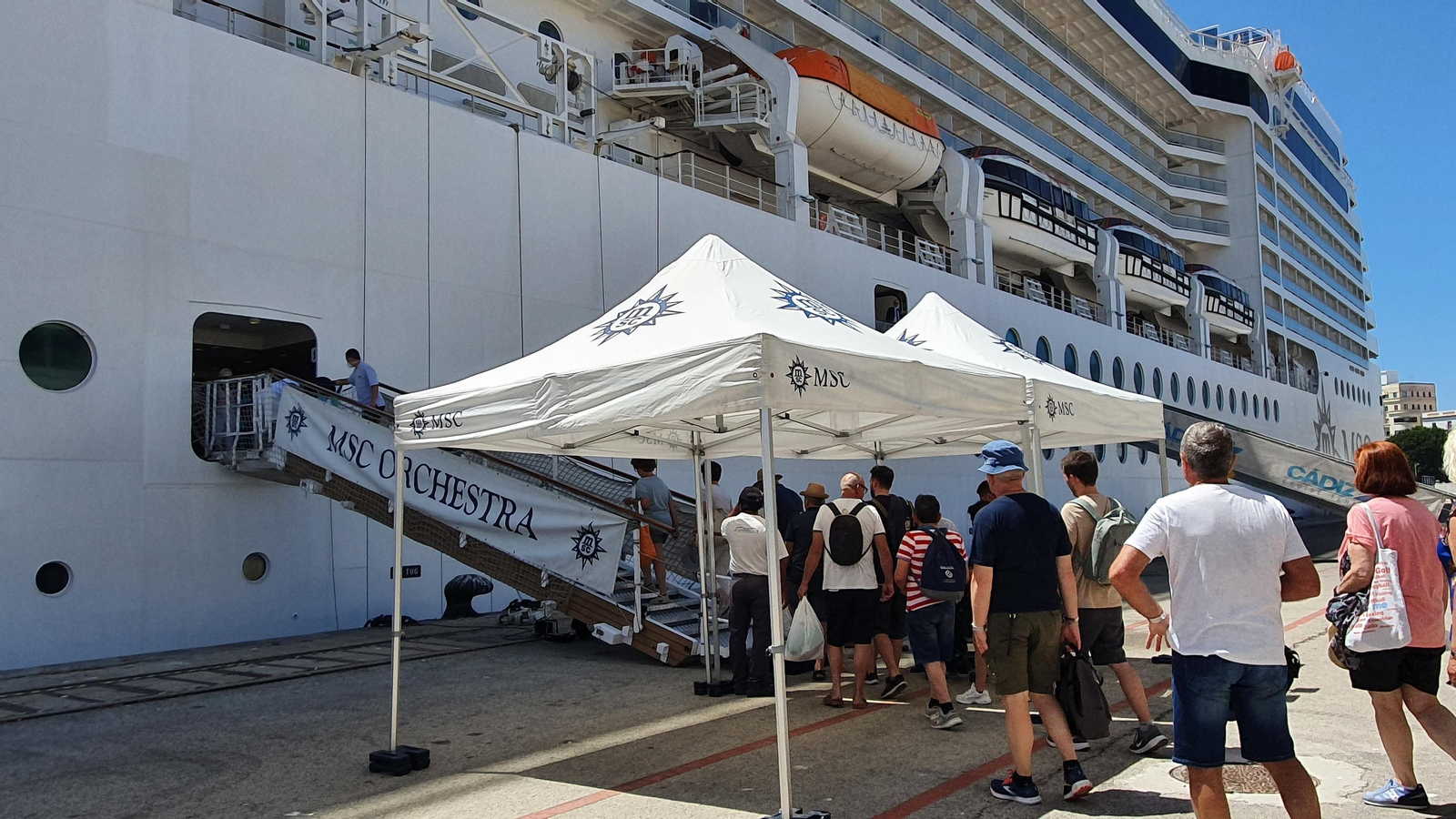 Imágenes del acto de inauguración de la nueva ruta del MSC Orchestra con parada en Cádiz