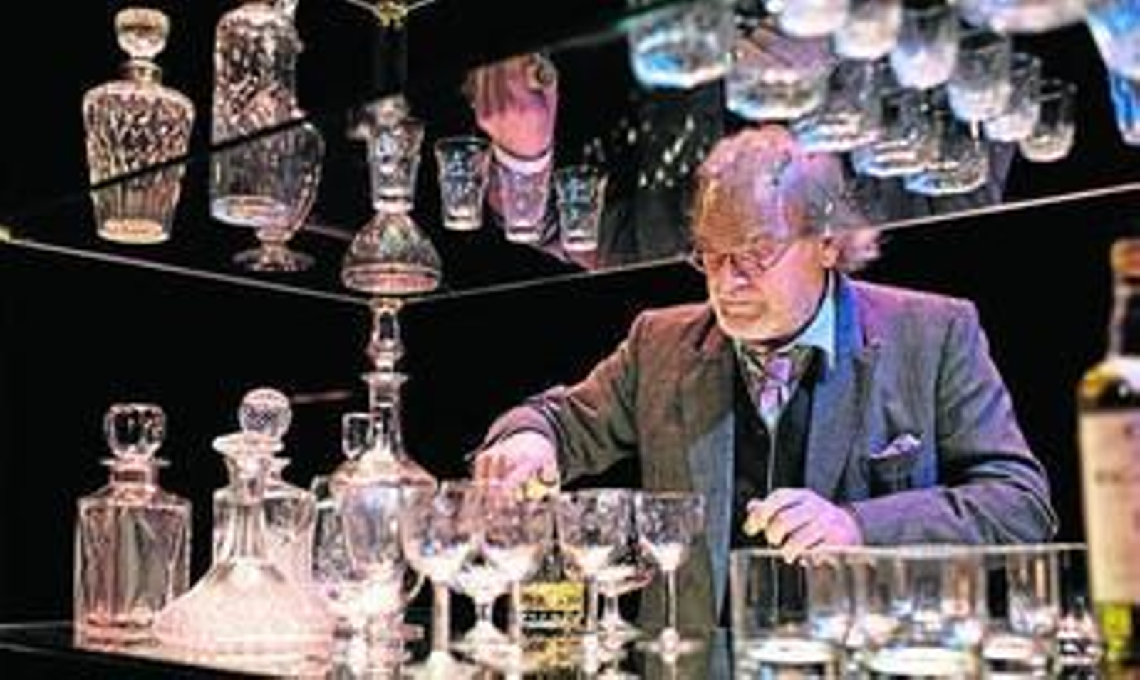 Lluís Homar, en una escena de la producción del TNC, en la que compartía escenario con José María Pou.