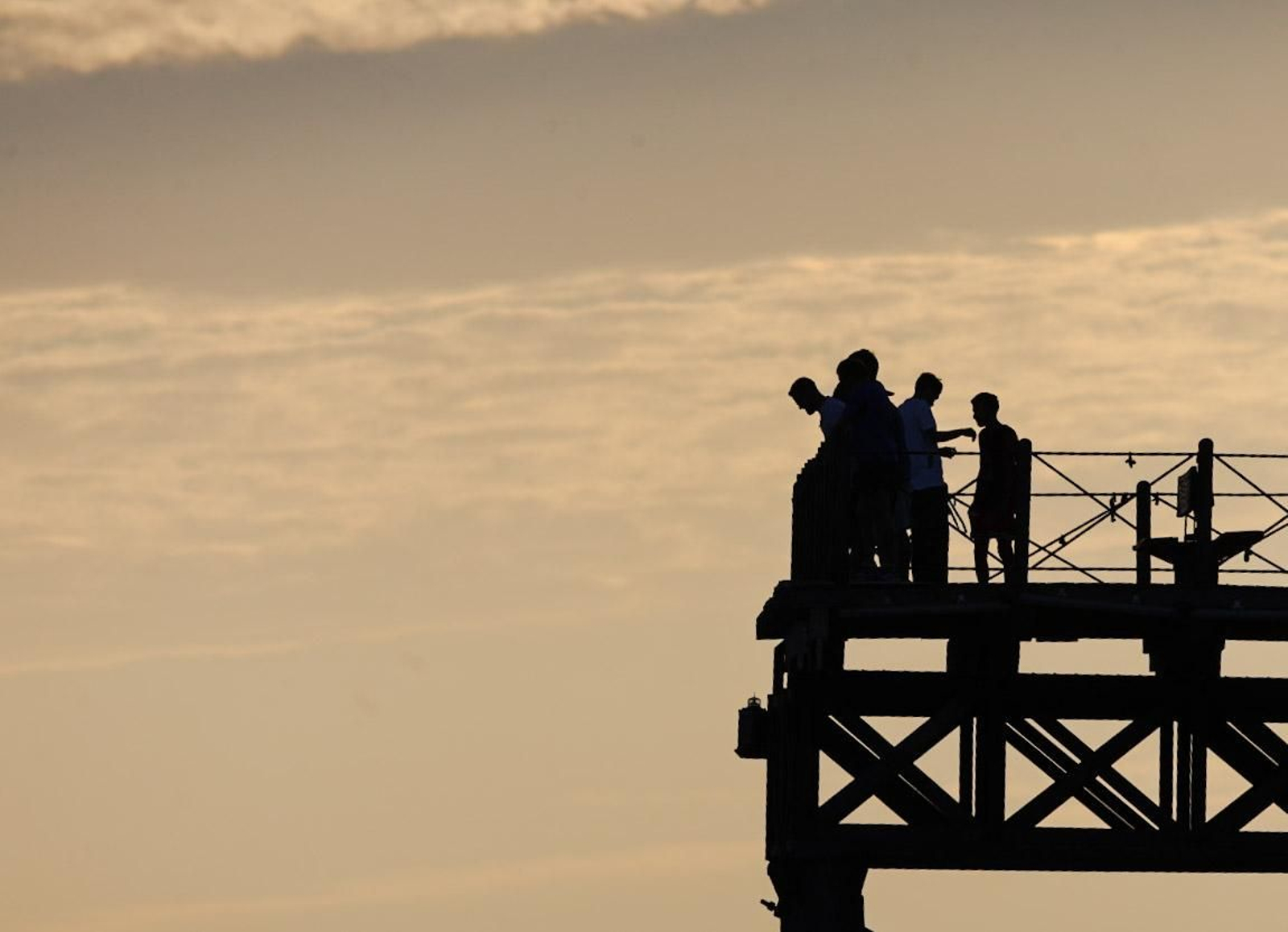 El muelle de la compañía Rio Tinto, el lugar de Huelva donde cada atardecer es un espectáculo diferente