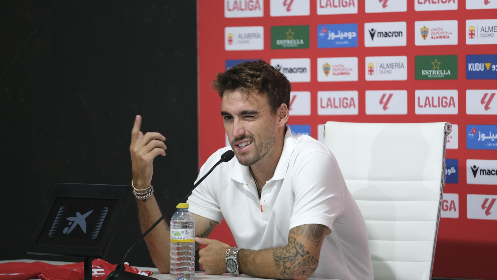 Presentación de jugadores de la U.D. Almería, en imágenes