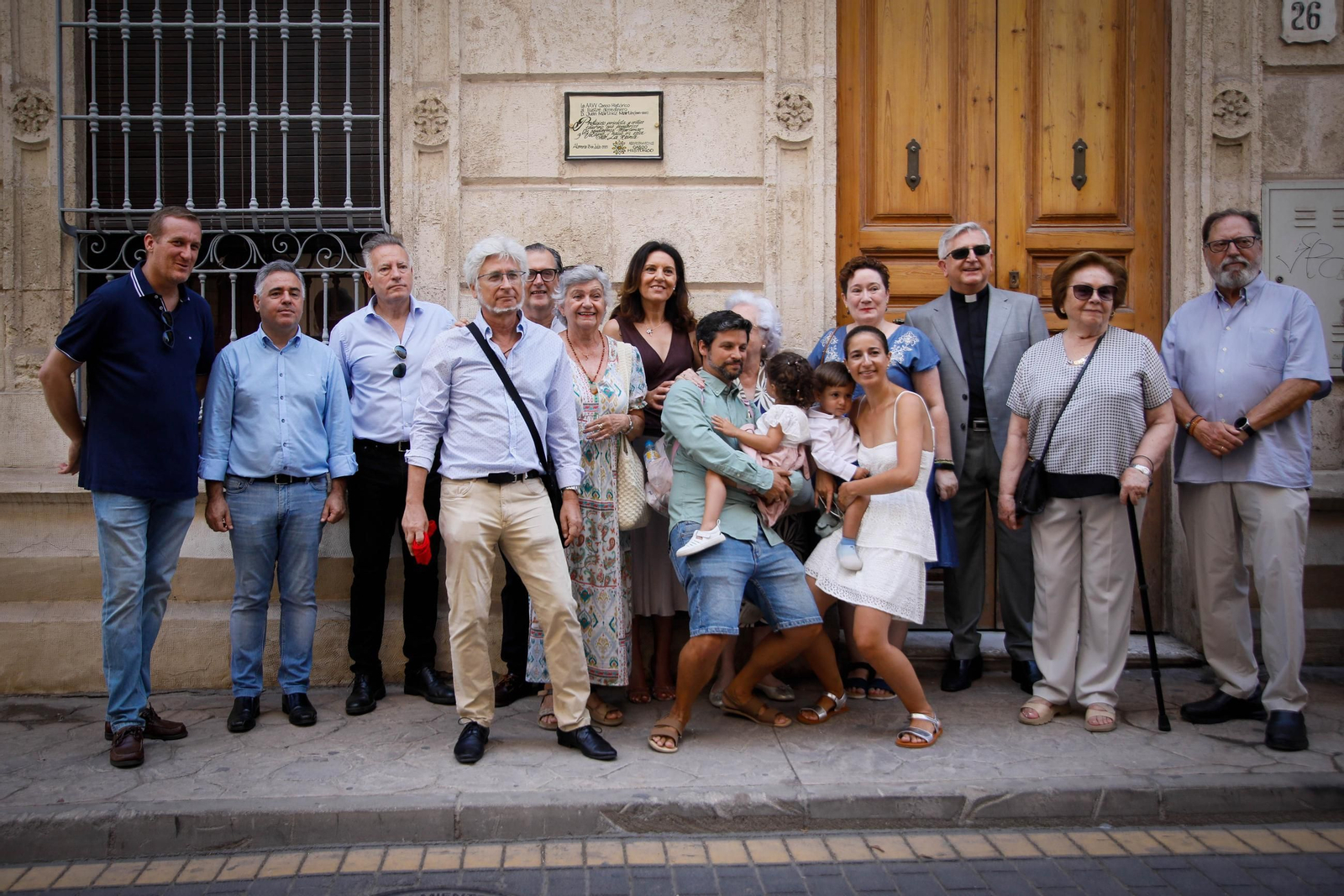 La Asociación de Vecinos del Casco Histórico inaugura una placa en homenaje al periodista Juan Martínez Martín 'Volapié'
