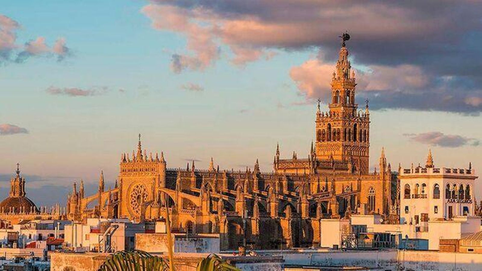 Imagen de la Catedral de Sevilla y la Giralda