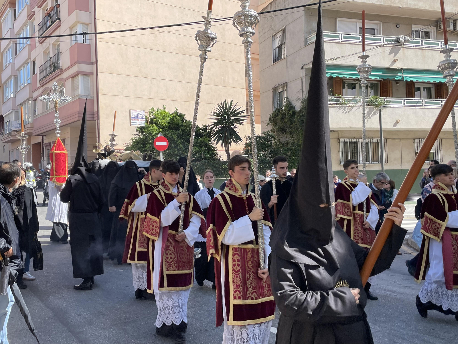 Monte Calvario en su procesión del Viernes Santo en Málaga, en fotos