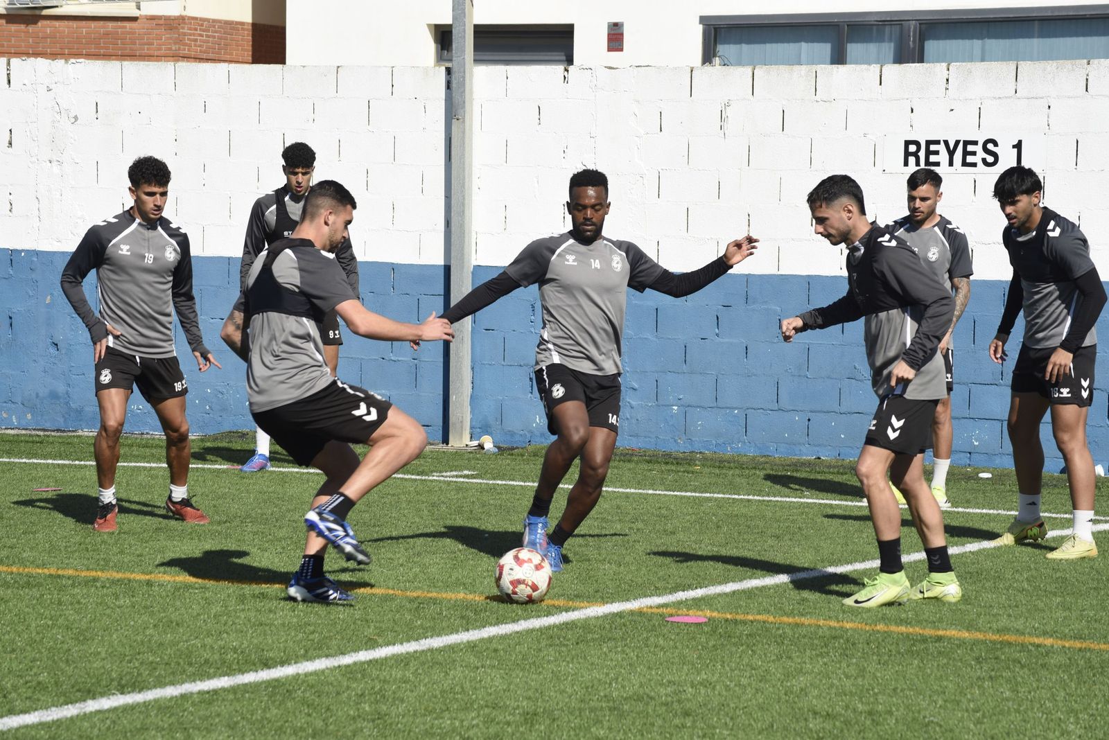 Las fotos del primer entrenamiento de Carlos Guerra y Miguel Angel Rondan al frente de la Balona