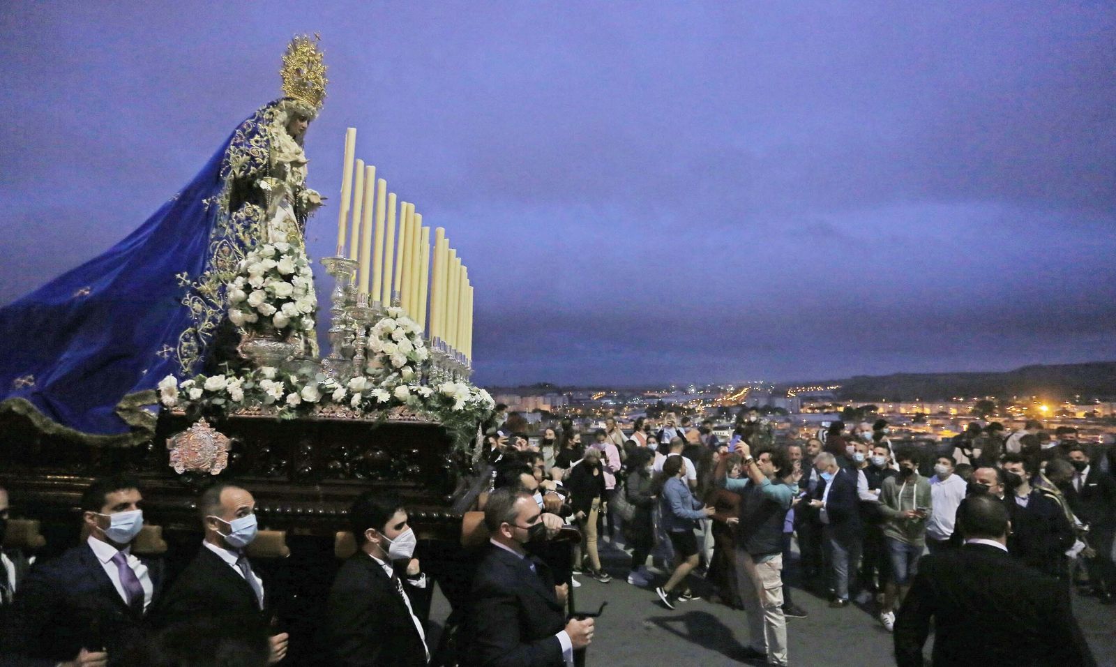 Intensa jornada cofrade en Jerez a pesar de la lluvia