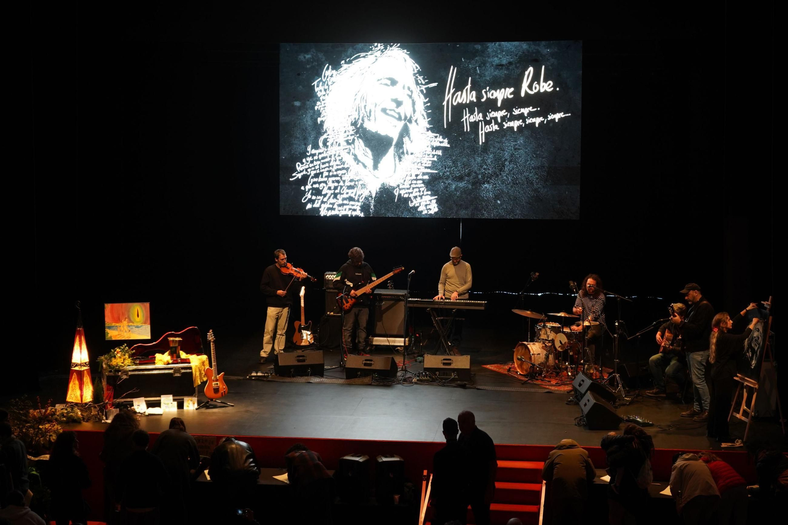Las fotos del acto homenaje a Robe Iniesta en Plasencia