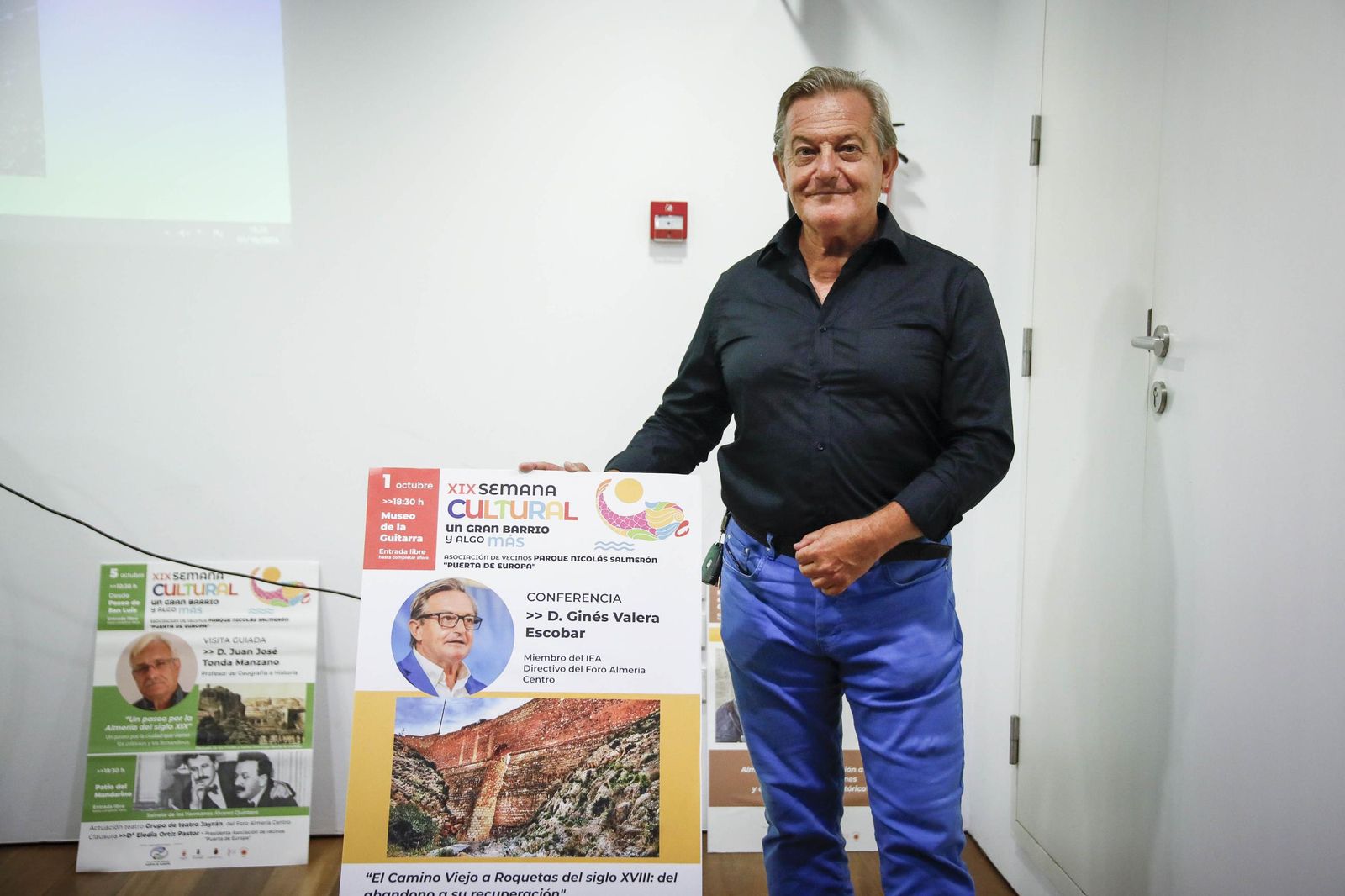 Las imágenes de la conferencia dentro de la "Semana Cultural Puerta Europa" de Ginés Valera en Almería