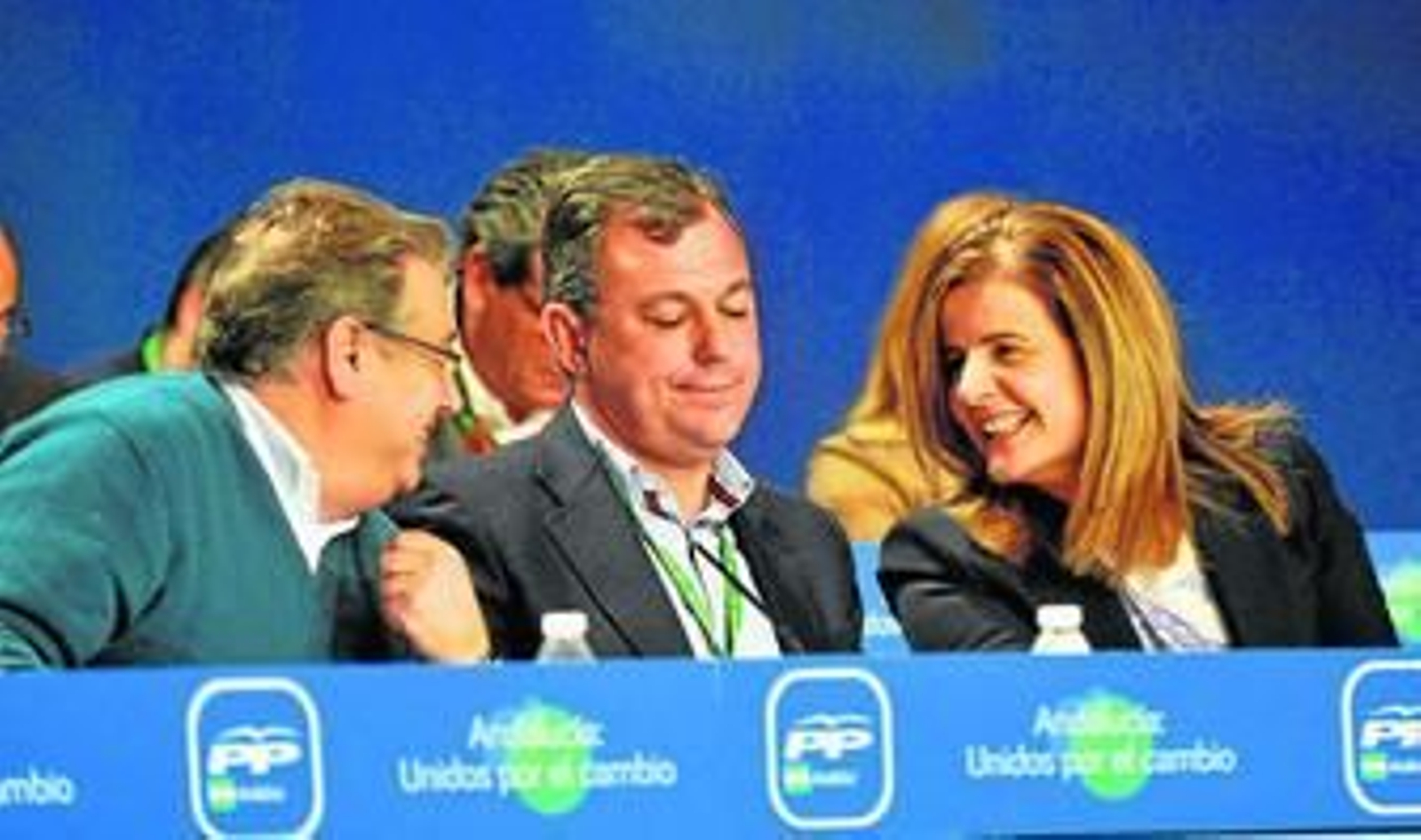 José Luis Sanz, flanqueado por Juan Ignacio Zoido y Fátima Báñez.