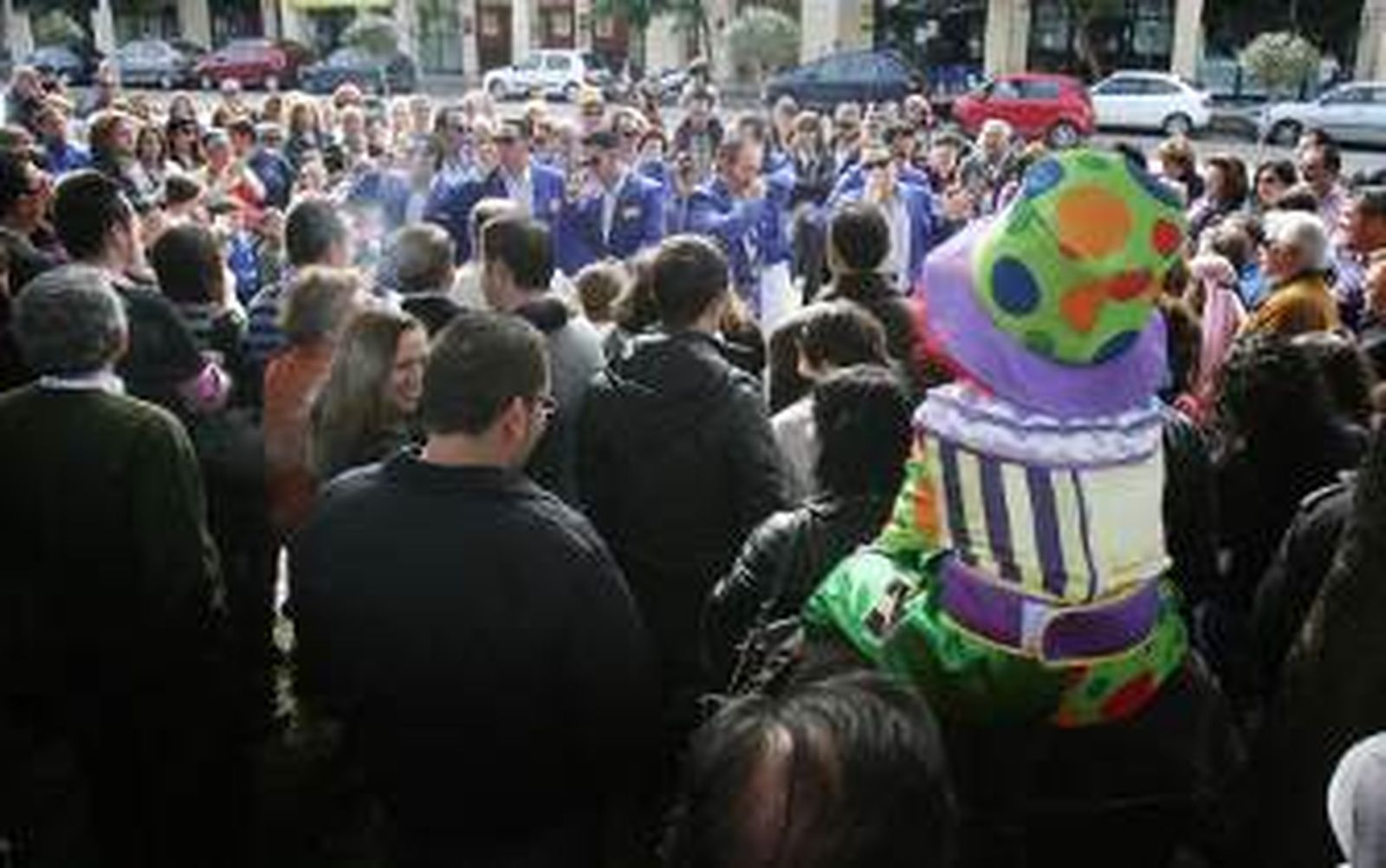 La música del carnaval anima a los jerezanos a salir a la calle