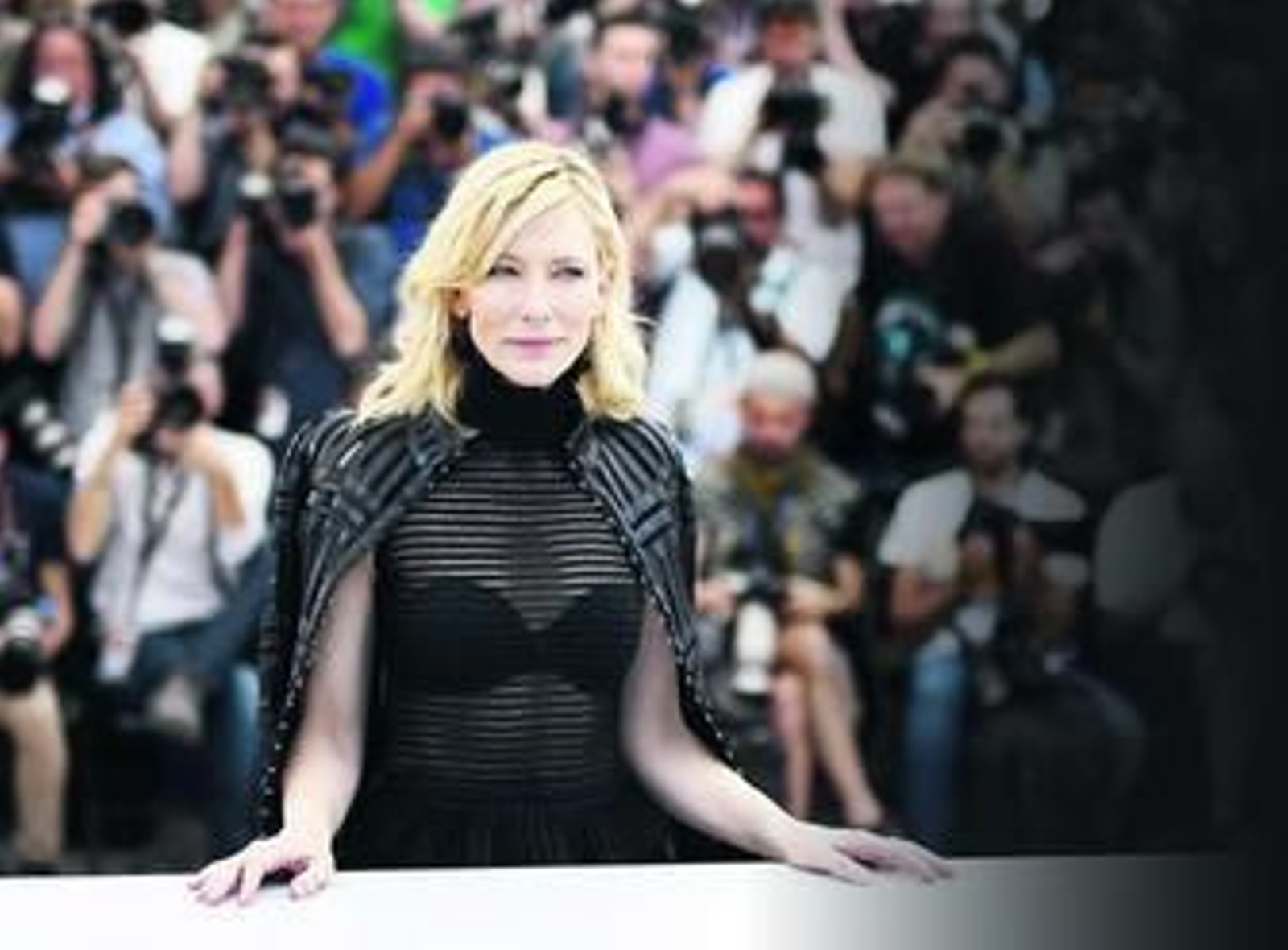 Cate Blanchett, ayer, posa para los medios antes de la proyección de la película.