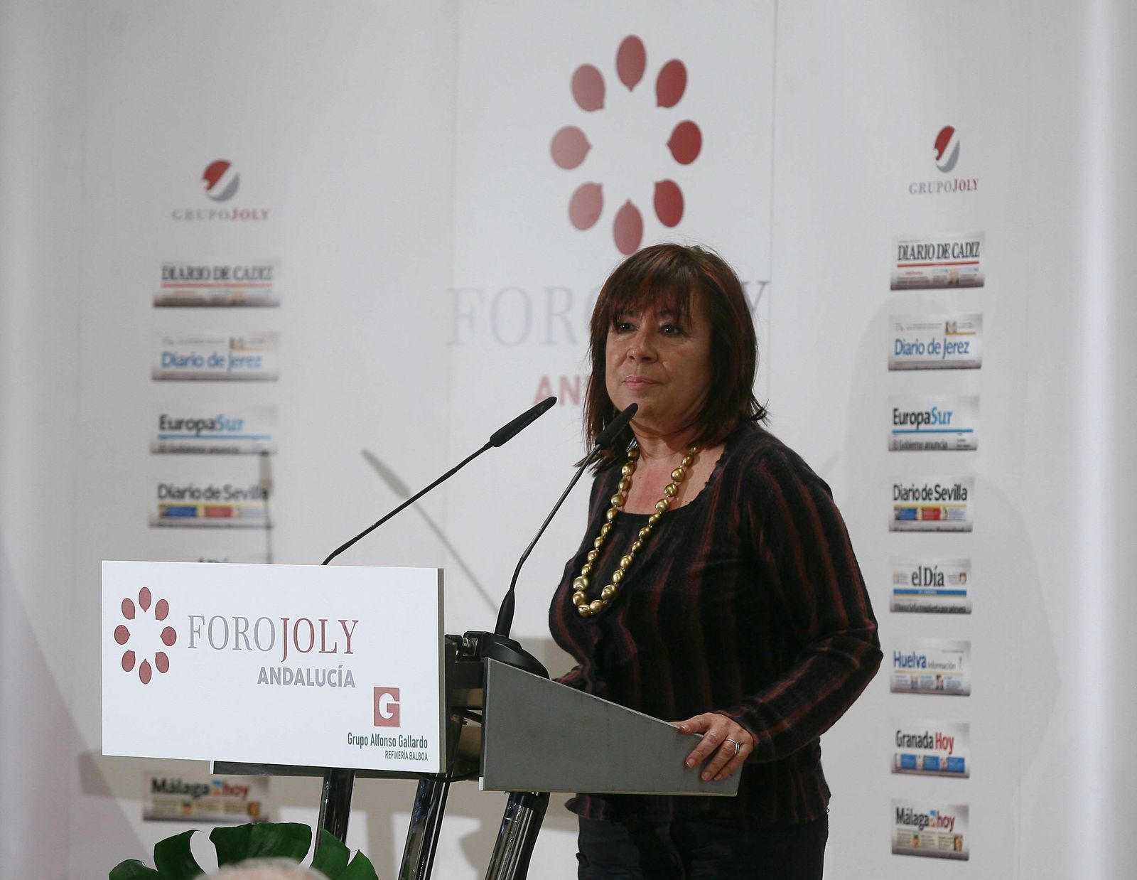 Narbona espera "contribuir a la reconciliación" del PSOE desde la presidencia