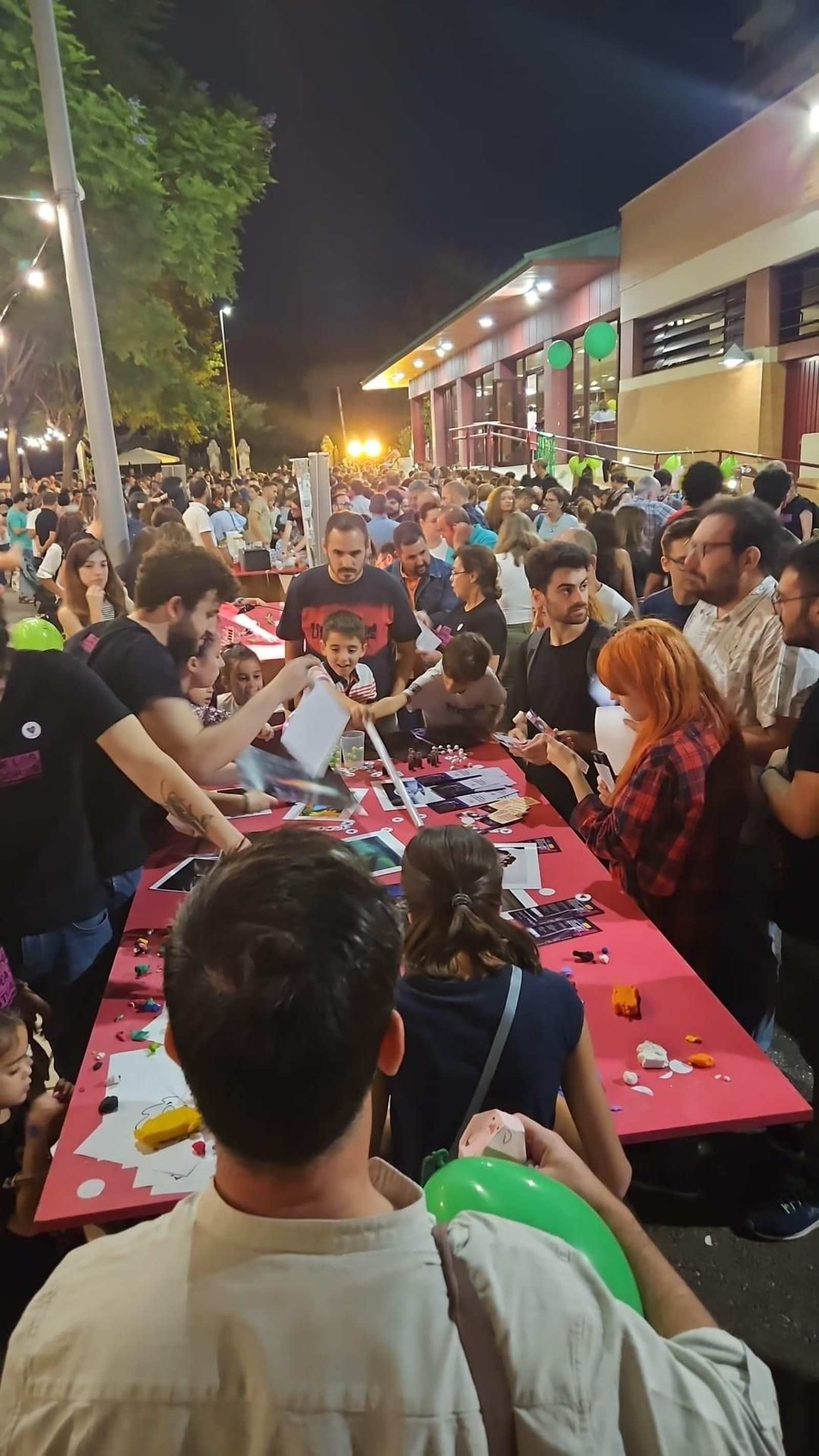 Las mejores imágenes de la Noche de los Investigadores de Córdoba Las mejores imágenes de la Noche de los Investigadores de Córdoba