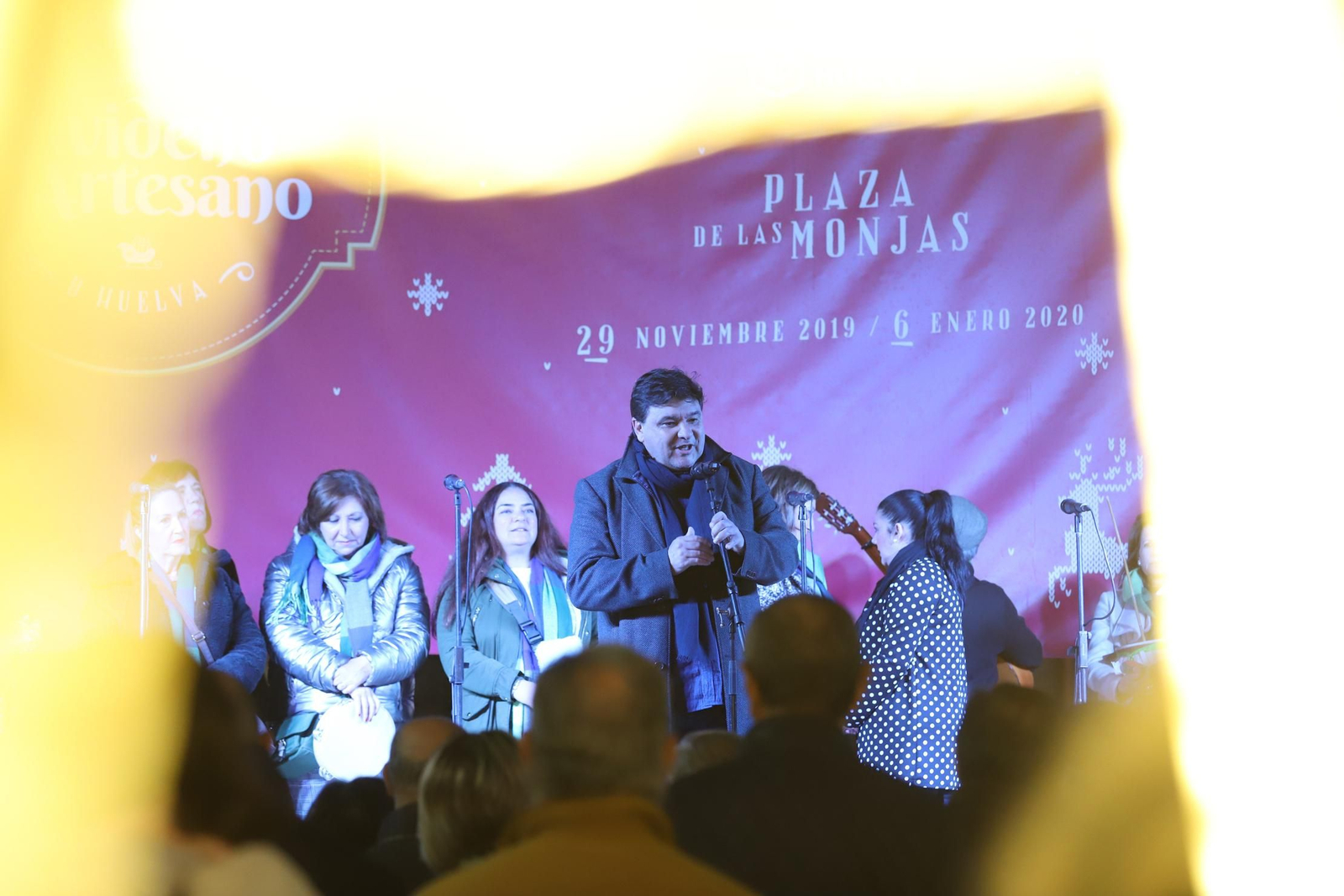 Imágenes del Cuentacuentos de Huelva Información con el alcalde Gabriel Cruz