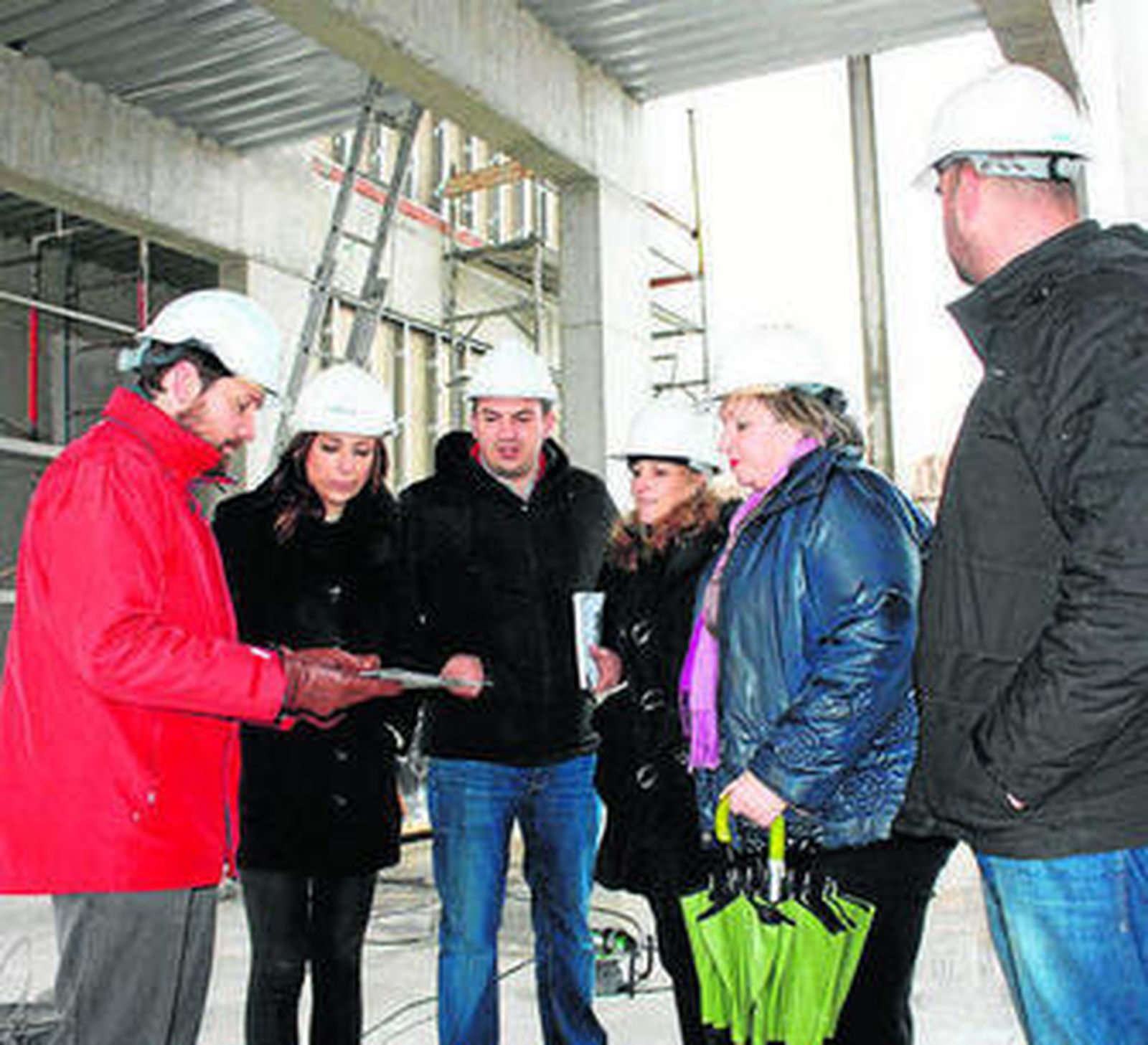 Visita ayer a las obras de la futura biblioteca comarcal.