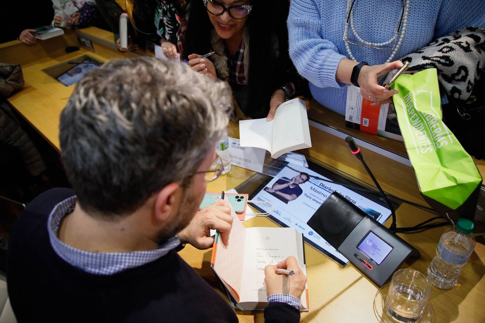 ¿Has estado en la presentación del libro de Máximo Huerta? Entra en la galería y buscate