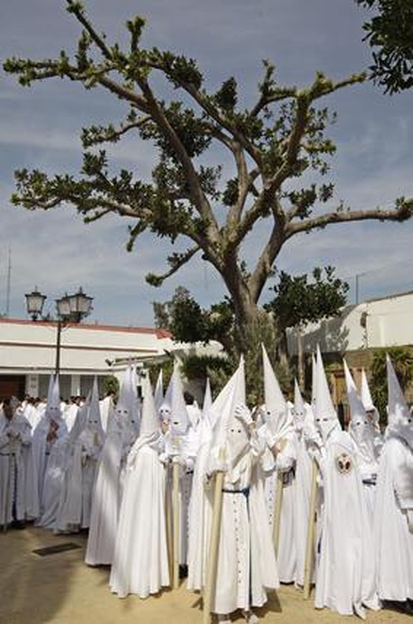 Imagen de los hermanos de la Paz antes de iniciar su salida.

Foto: Antonio Pizarro