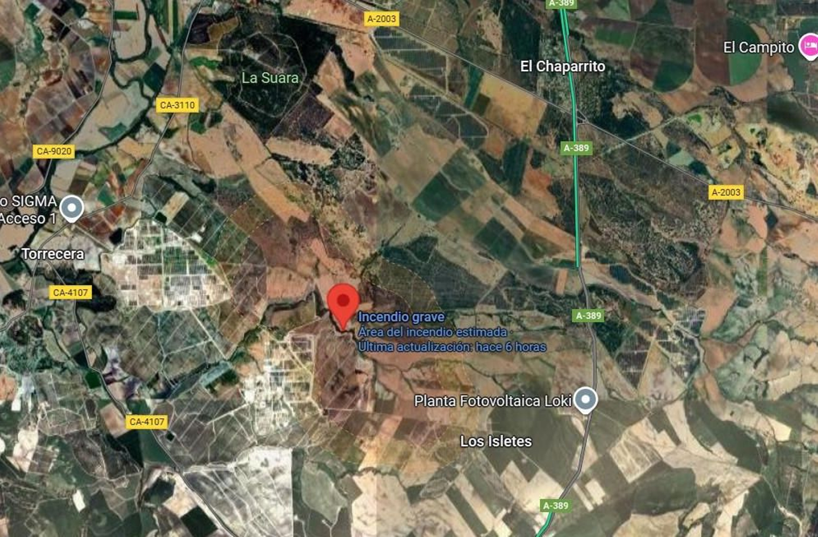 En la imagen de Google Maps se aprecia la cercanía del fuego al parque forestal de La Suara.