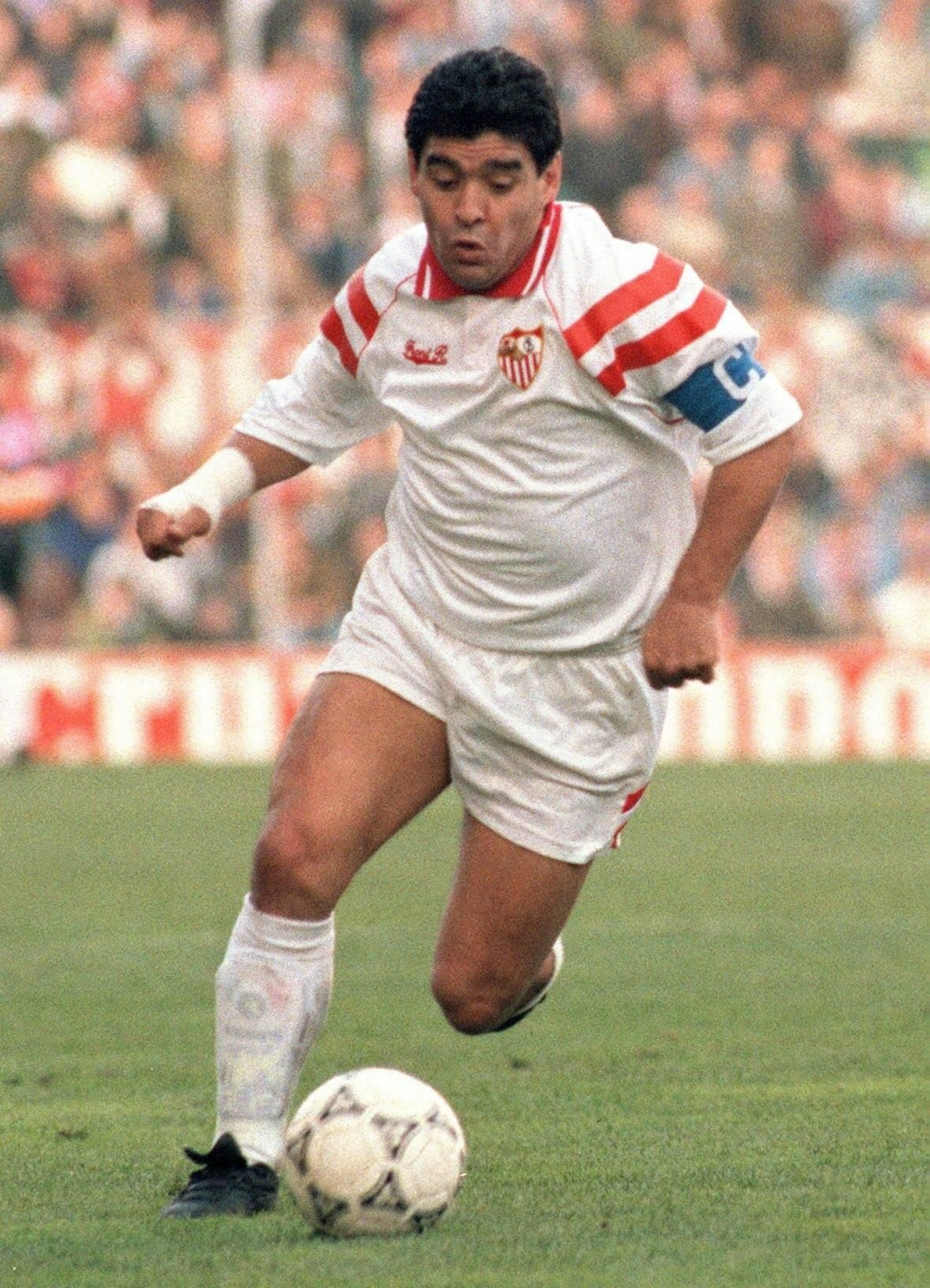 Maradona militó en el Sevilla en la temporada 92-93