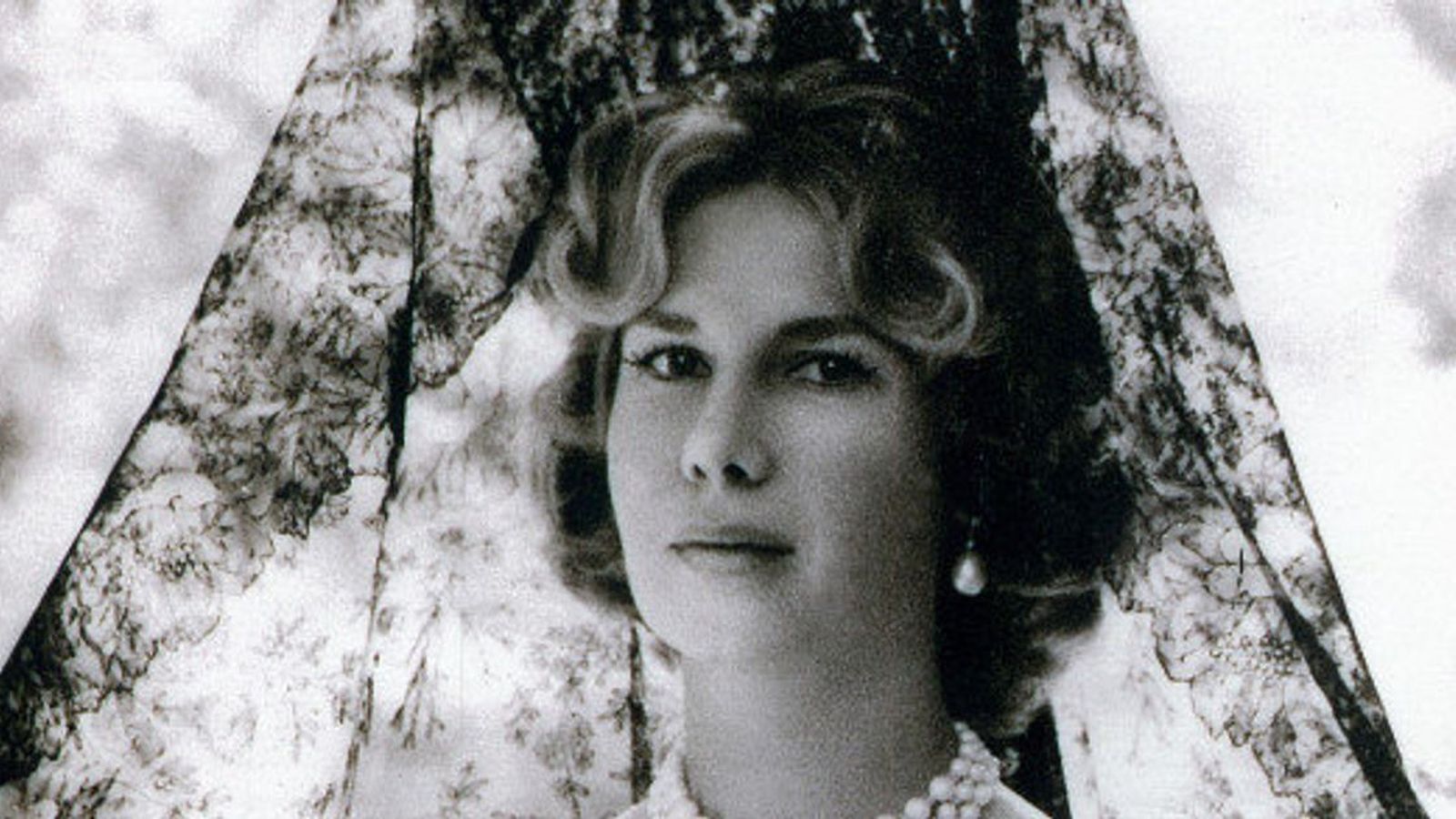 Bello primer plano de Cayetana, de joven.