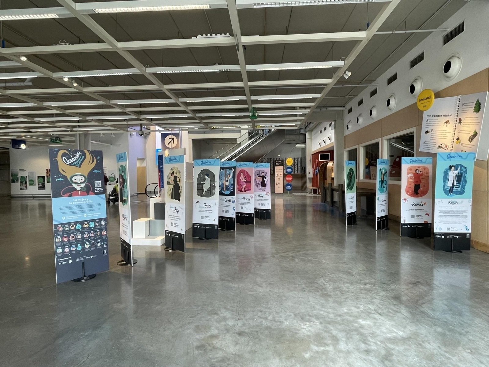 Exposición 'Oceánicas: pioneras de la oceanografía' en Luz Shopping.