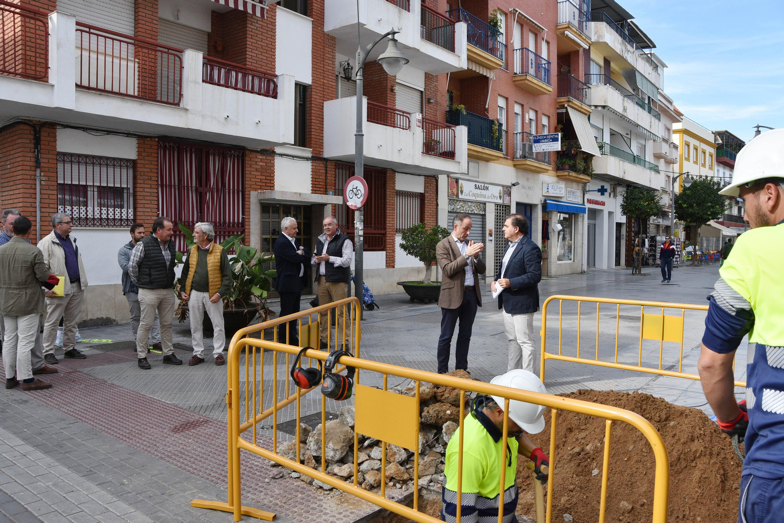 Las obras de saneamiento en la calle Ancha.
