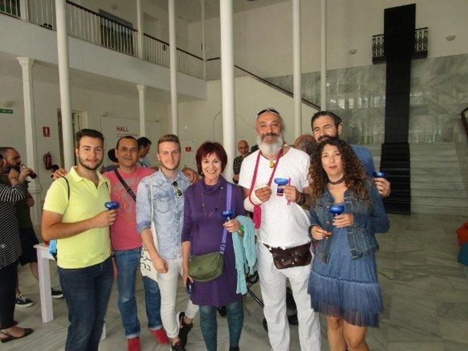 Jesús Vidal, Pedro Ruiz, Arturo Mariscal, Fátima García, Arsenio Luna, Juan Salvador López y Sonia Durán, durante la inauguración del taller laboratorio RQR de Arsenio Rodríguez.  Foto: Ignacio Casas de Ciria