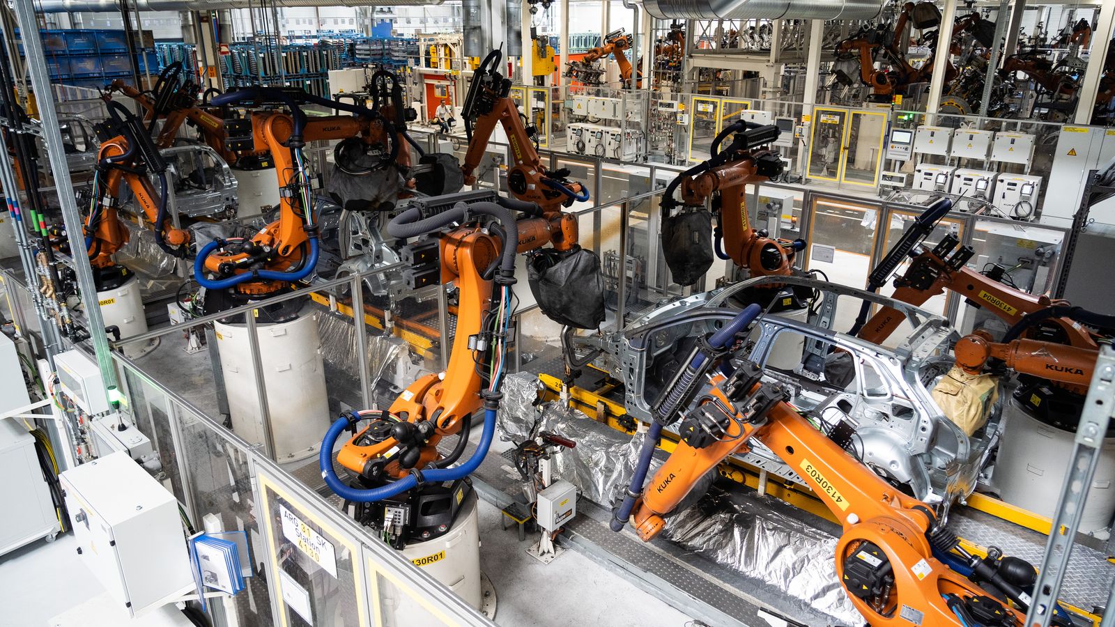 En Navarra fabrican a tres turnos y 5.000 empleados conviven con numerosas fábricas.