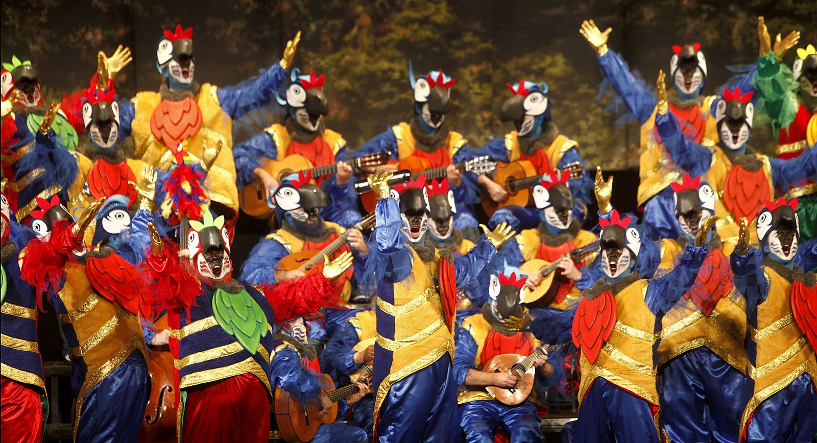 Las imágenes de la décimo sexta función de clasificatorias