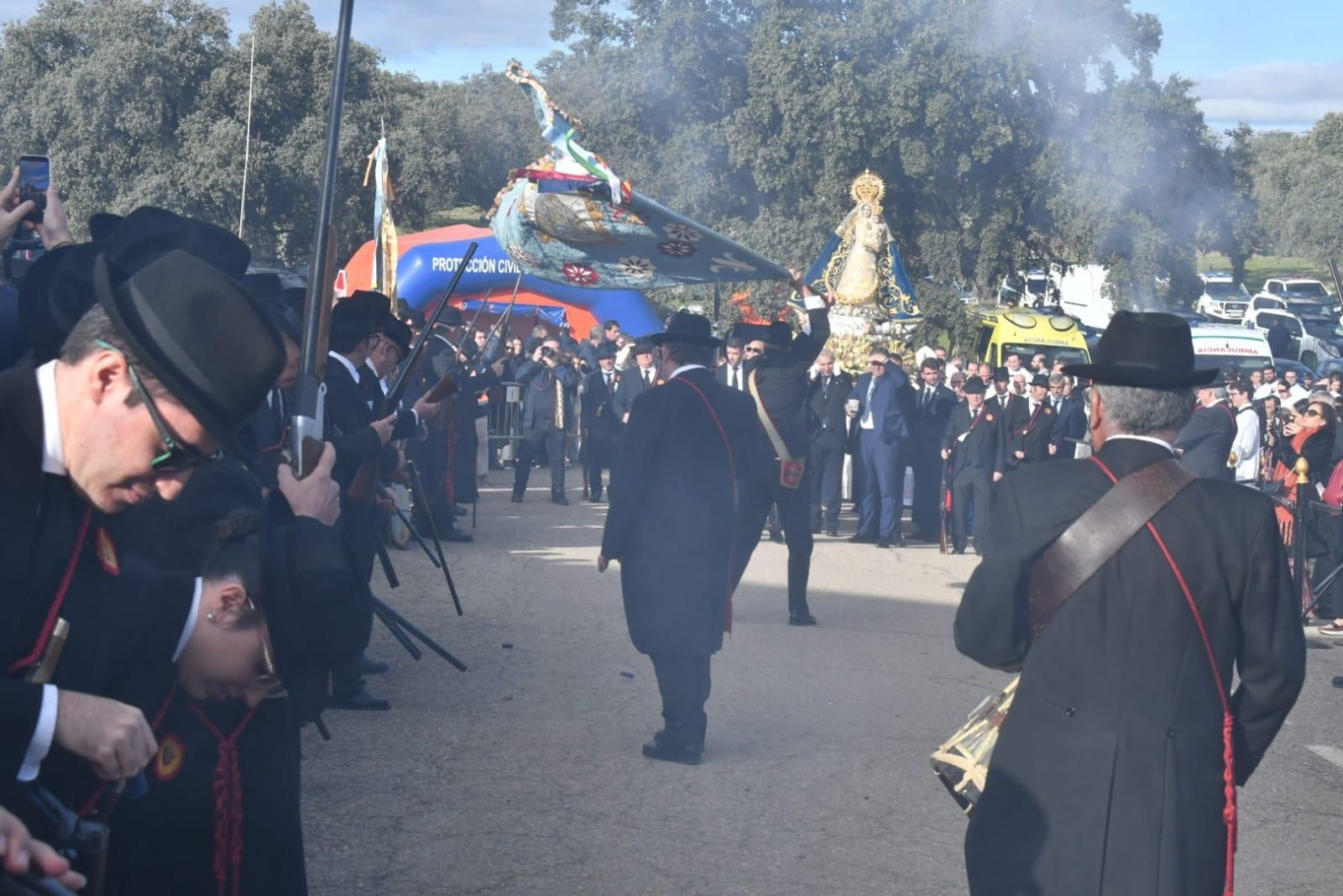 Procesión de la Virgen de Luna tras su coronación canónica