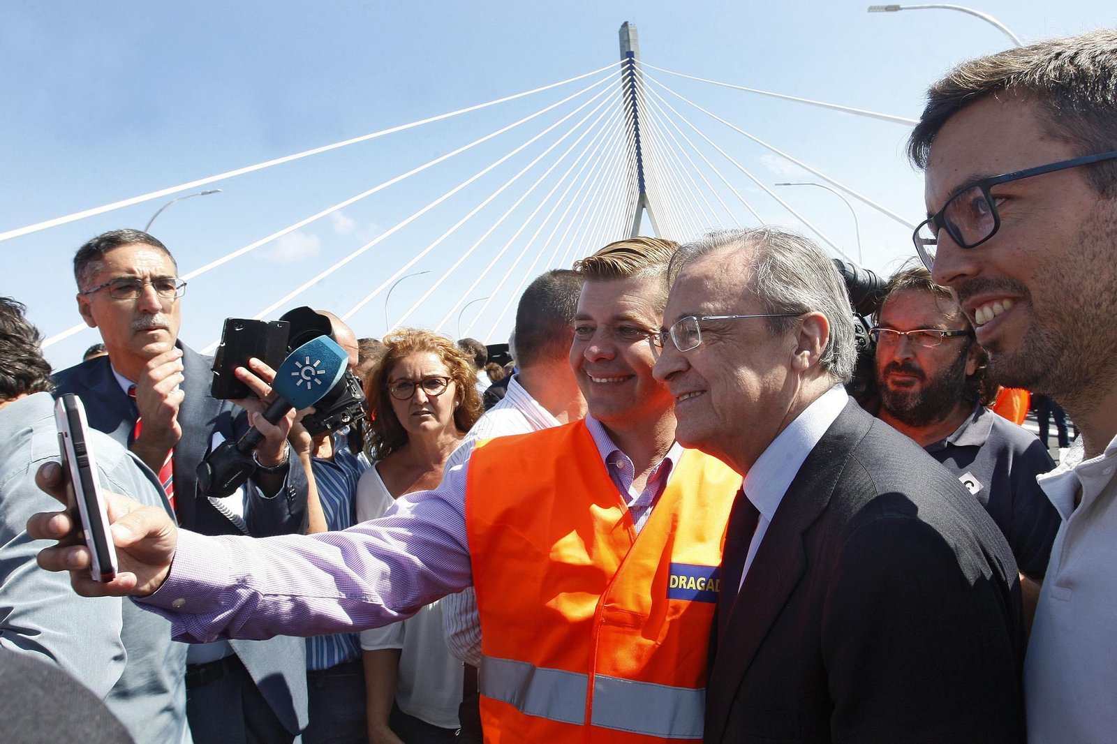 Florentino Pérez en la inauguración en 2015 del segundo puente de Cádiz, construido por su empresa