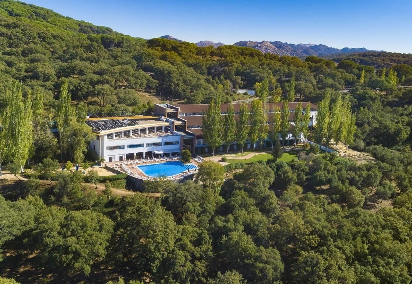 El hotel Fuerte Grazalema es uno de los escenarios con más tirón para los futuros esposos.