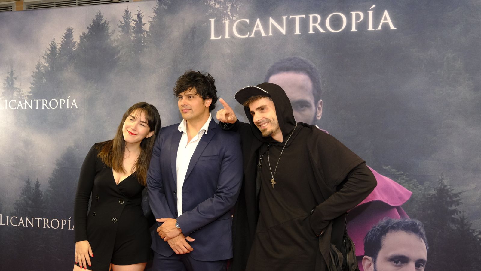 Imágenes del estreno en Almería de la película Licantropía