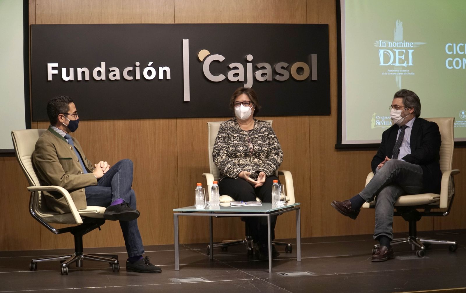 Chema Rodríguez, Milagros Ciudad y Daniel Bilbao durante el coloquio.