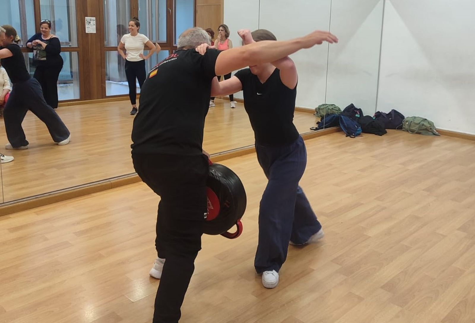 Una de las clases de cuatro horas para aprender a defenderse de ataques