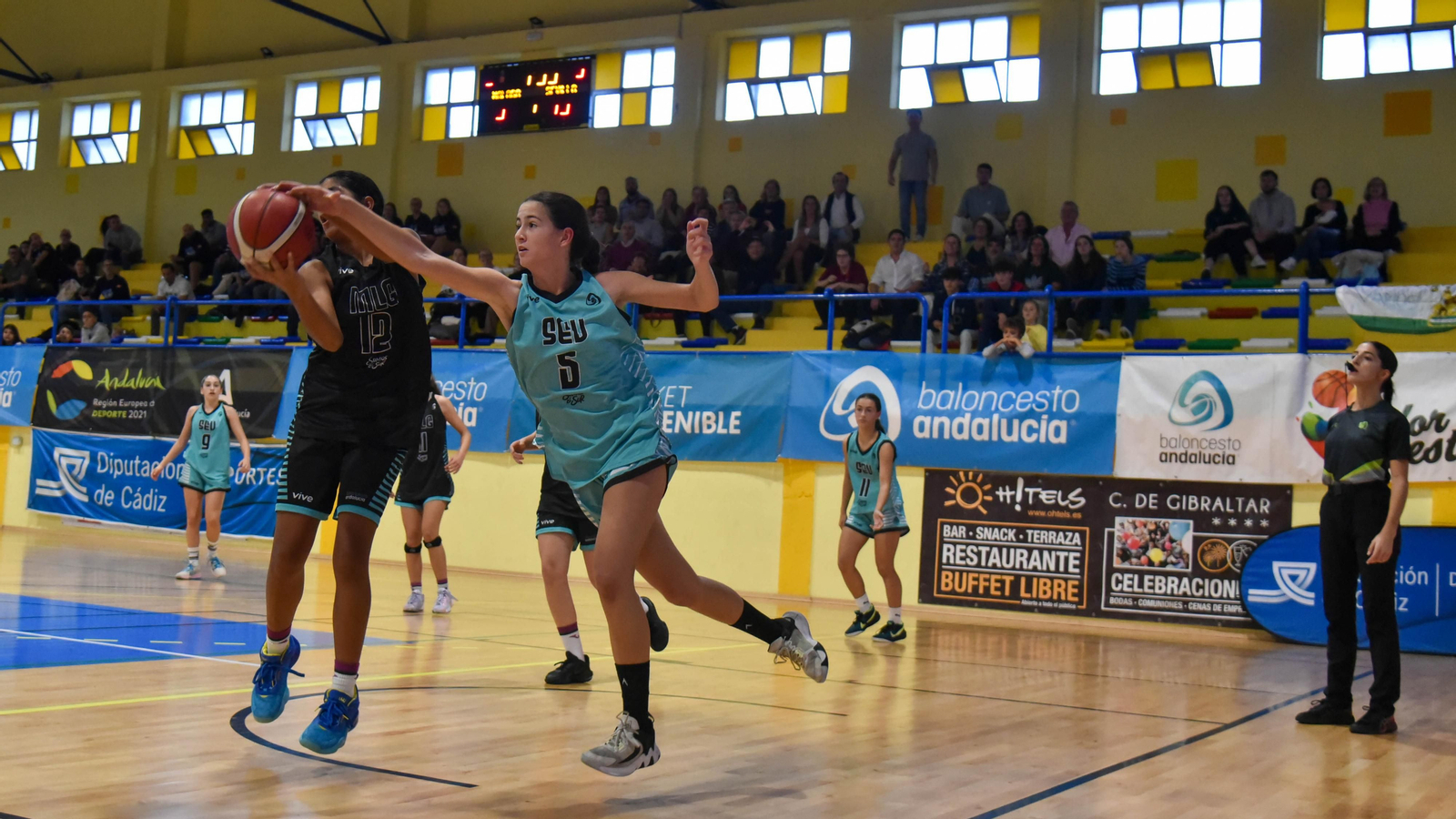 Las fotos de la segunda jornada del Andaluz infantil femenino de baloncesto en La Línea