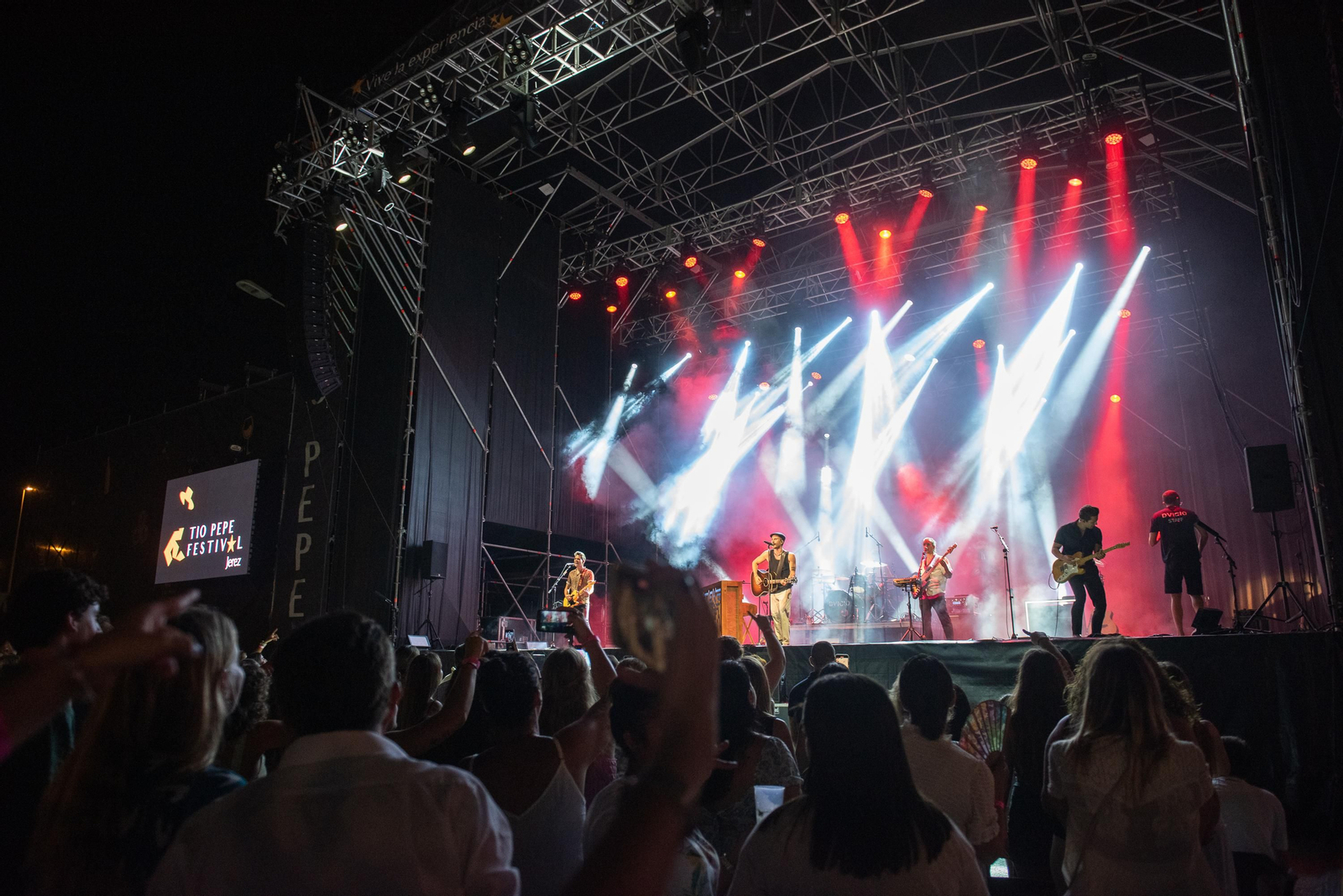 Imágenes de los conciertos de Marlon y Dvicio en Las Copas de Jerez