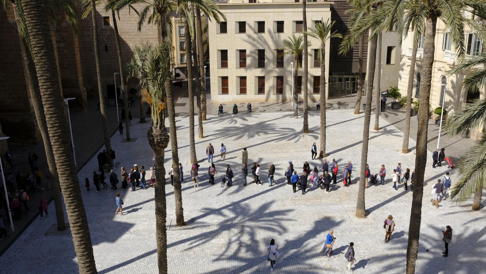 Imágenes del Besapiés de Jesús Cautivo de Medinaceli, en la Catedral de Almería
