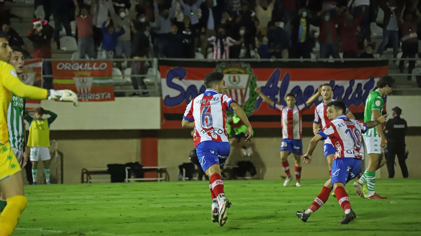 Las mejores fotos del Algeciras - Betis Deportivo