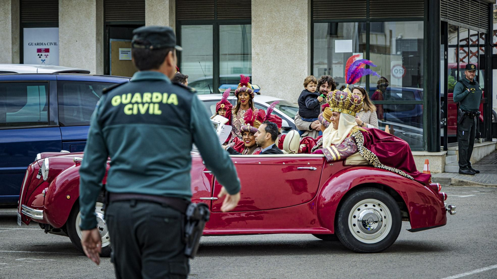 Las imágenes de SS.MM. los Reyes Magos en Cádiz: Visitas y cabalgata