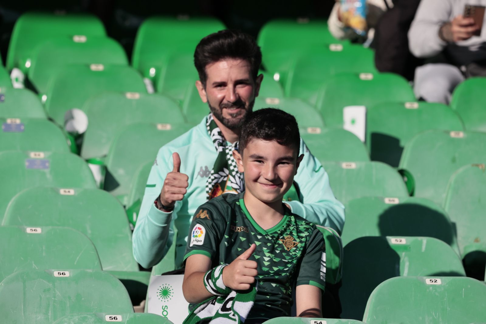 Buscáte en las gradas del Villamarín