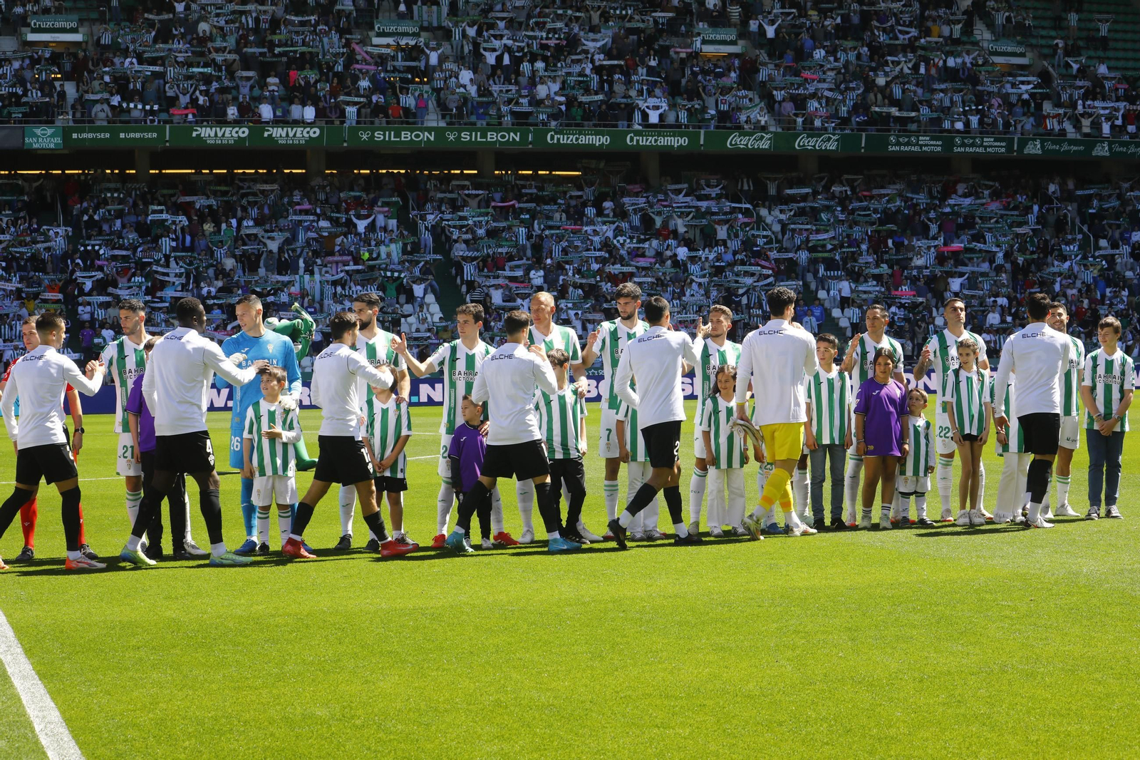 Las fotos del ambiente en El Arcángel para el Córdoba CF - Elche