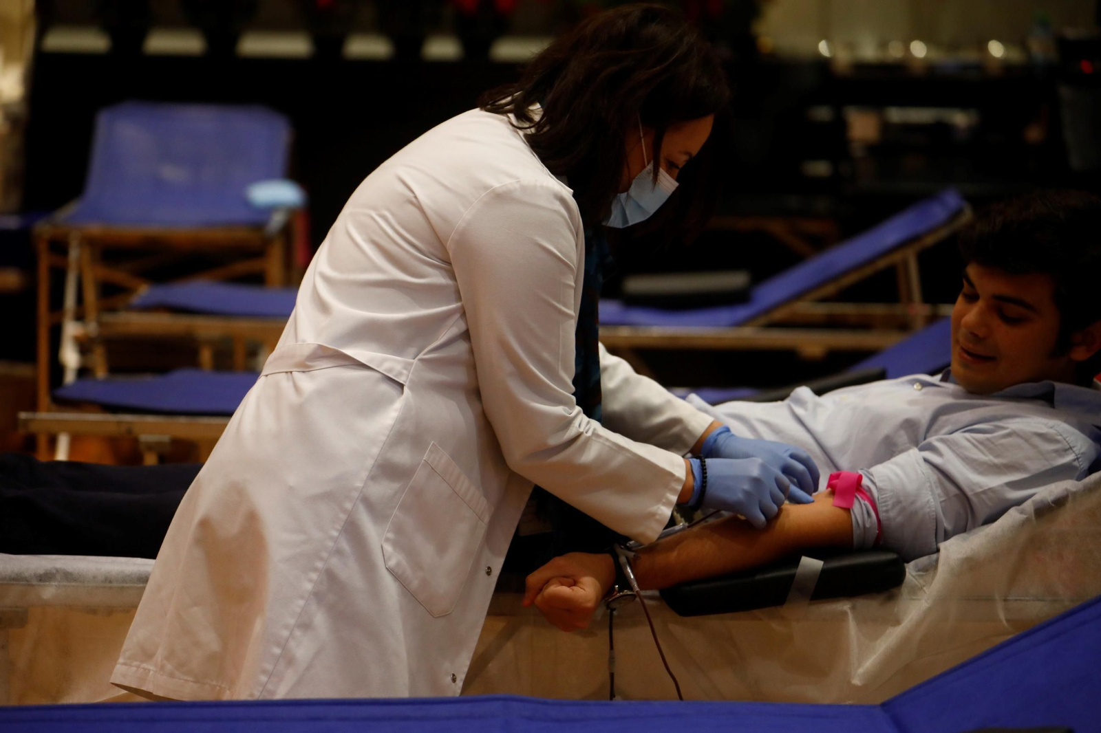 El maratón de la donación de sangre para salvar vidas por Navidad en Córdoba, en imágenes